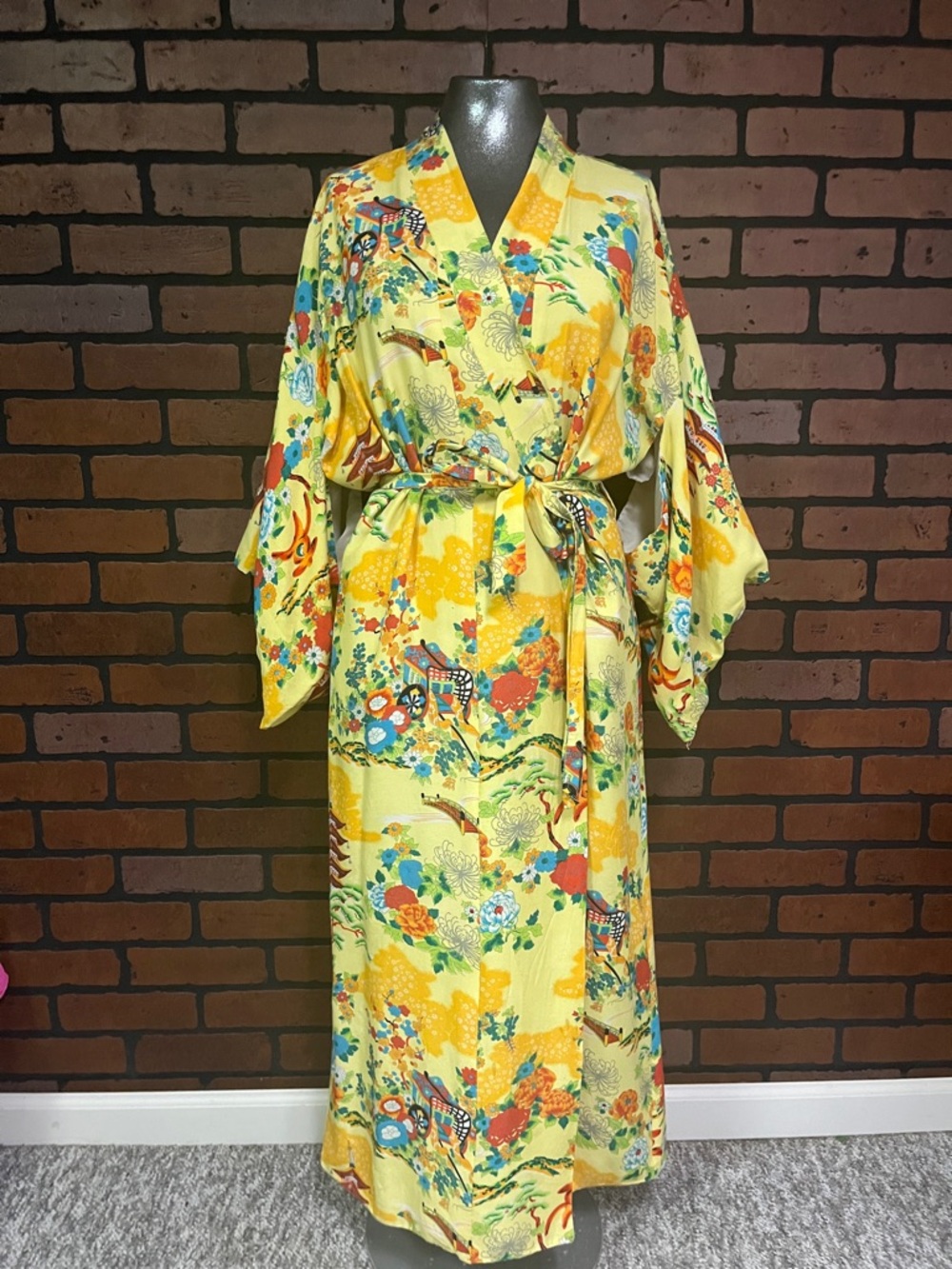 Yellow Floral Vintage-Style Kimono Robe